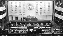Die Vertreter der Vereinten Nationen aus allen Regionen der Welt haben am 10. Dezember 1948 die Allgemeine Erklärung der Menschenrechte formell angenommen.